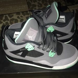 Air Jordan 4s - Big Kids Size 6y